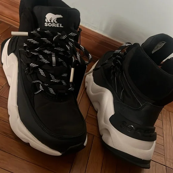 Kids Sorel New Boots Sneakers Size USA 5 Waterproof Black White - Picture 6 of 11